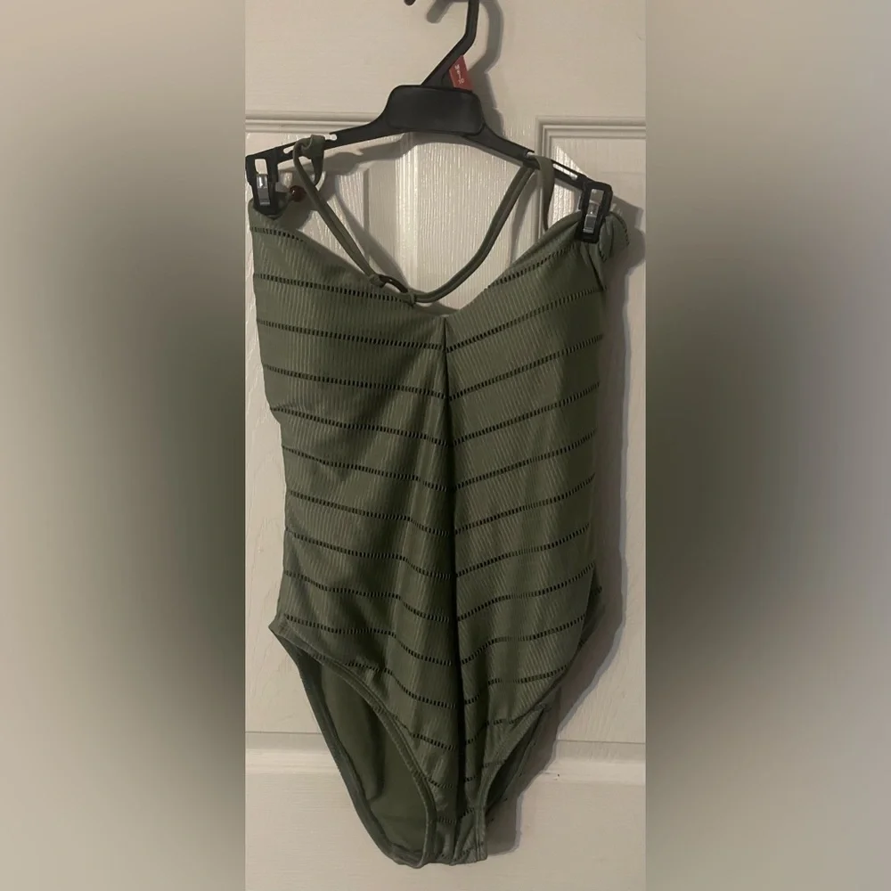 NWT Time and Tru Olive Green V-Neck One Piece‎ Swimsuit Size Medium